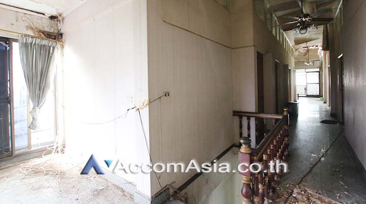 4  Office Space For Rent in Ploenchit ,Bangkok BTS Ploenchit AA18677